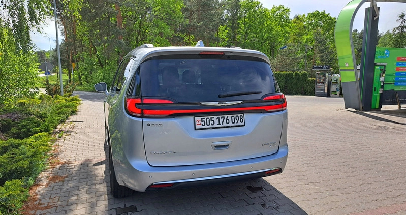 Chrysler Pacifica cena 187900 przebieg: 35000, rok produkcji 2022 z Szczecin małe 667